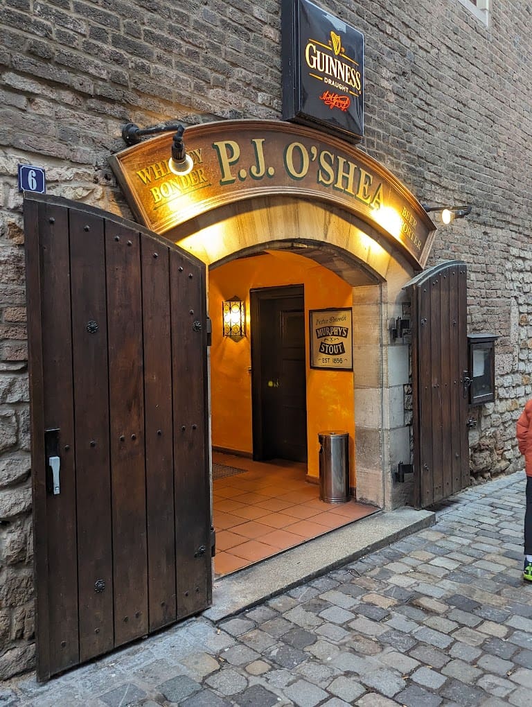 Biergarten O’Sheas Irish Pub